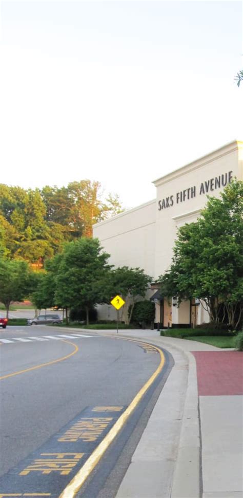 saks richmond va store hours.